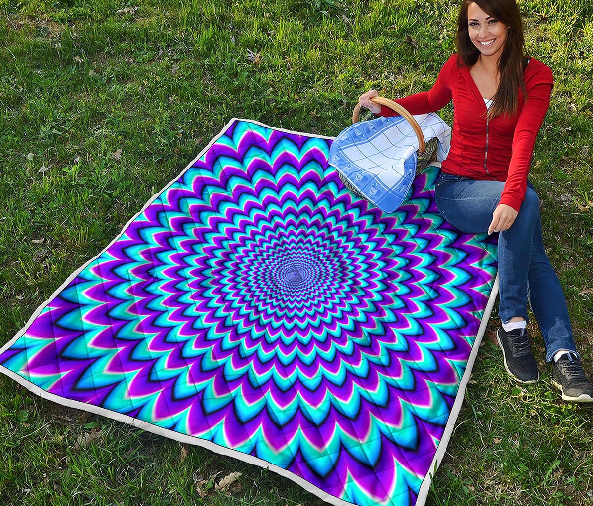 Blue Expansion Moving Optical Illusion Quilt