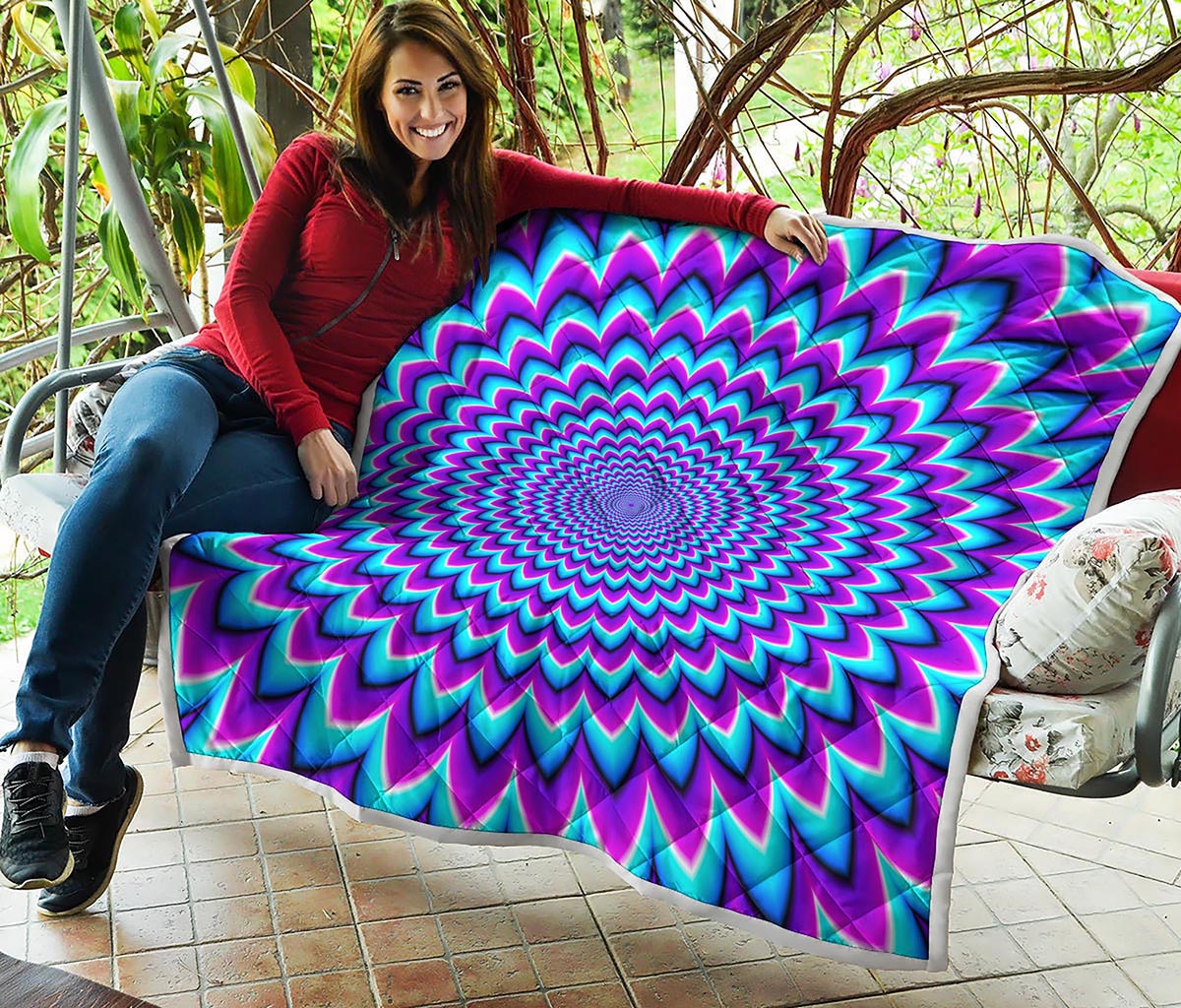 Blue Expansion Moving Optical Illusion Quilt
