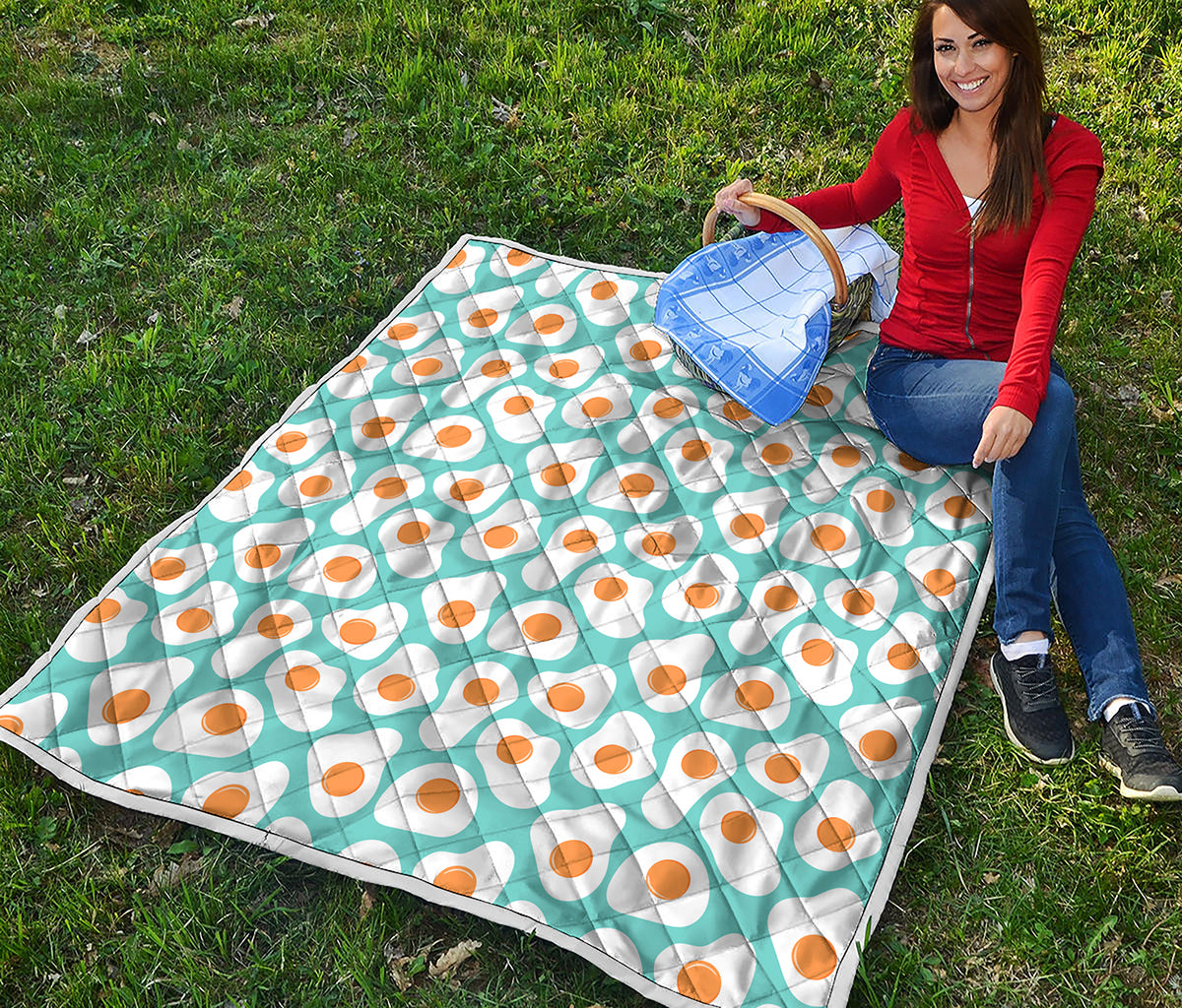 Blue Fried Eggs Pattern Print Quilt