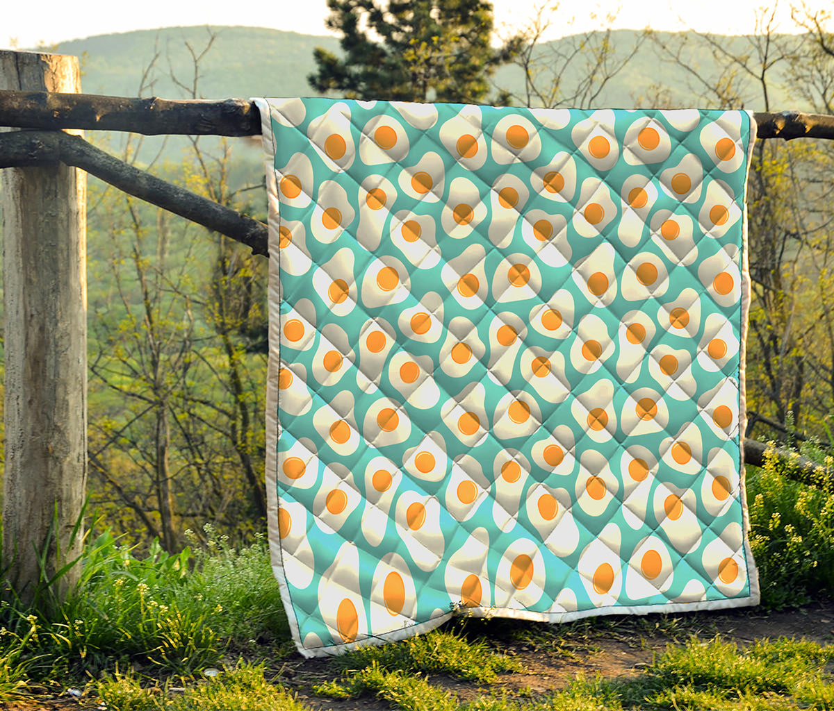 Blue Fried Eggs Pattern Print Quilt
