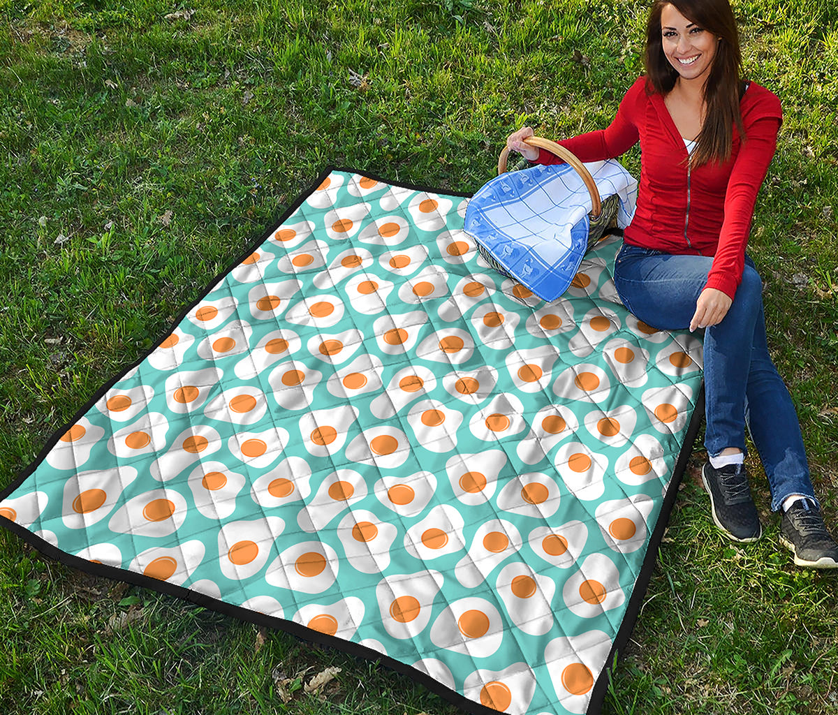Blue Fried Eggs Pattern Print Quilt