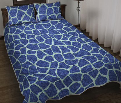 Blue Giraffe Print Quilt Bed Set
