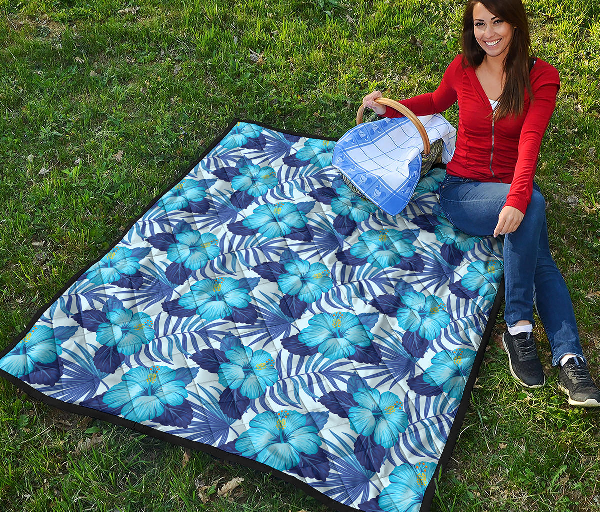 Blue Hibiscus Tropical Pattern Print Quilt