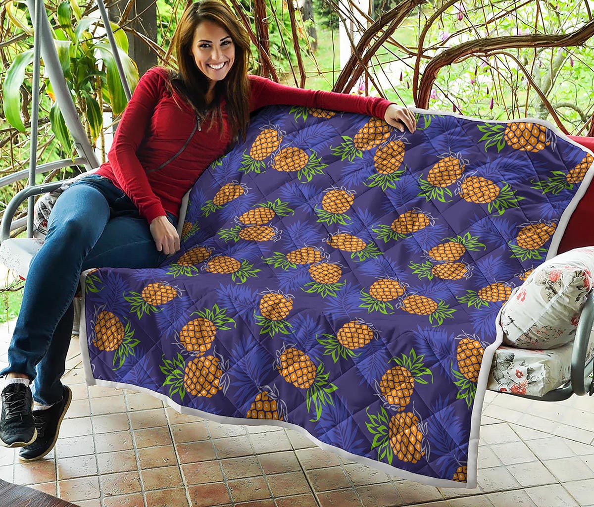 Blue Leaf Pineapple Pattern Print Quilt