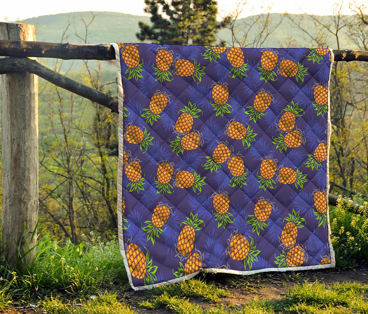 Blue Leaf Pineapple Pattern Print Quilt