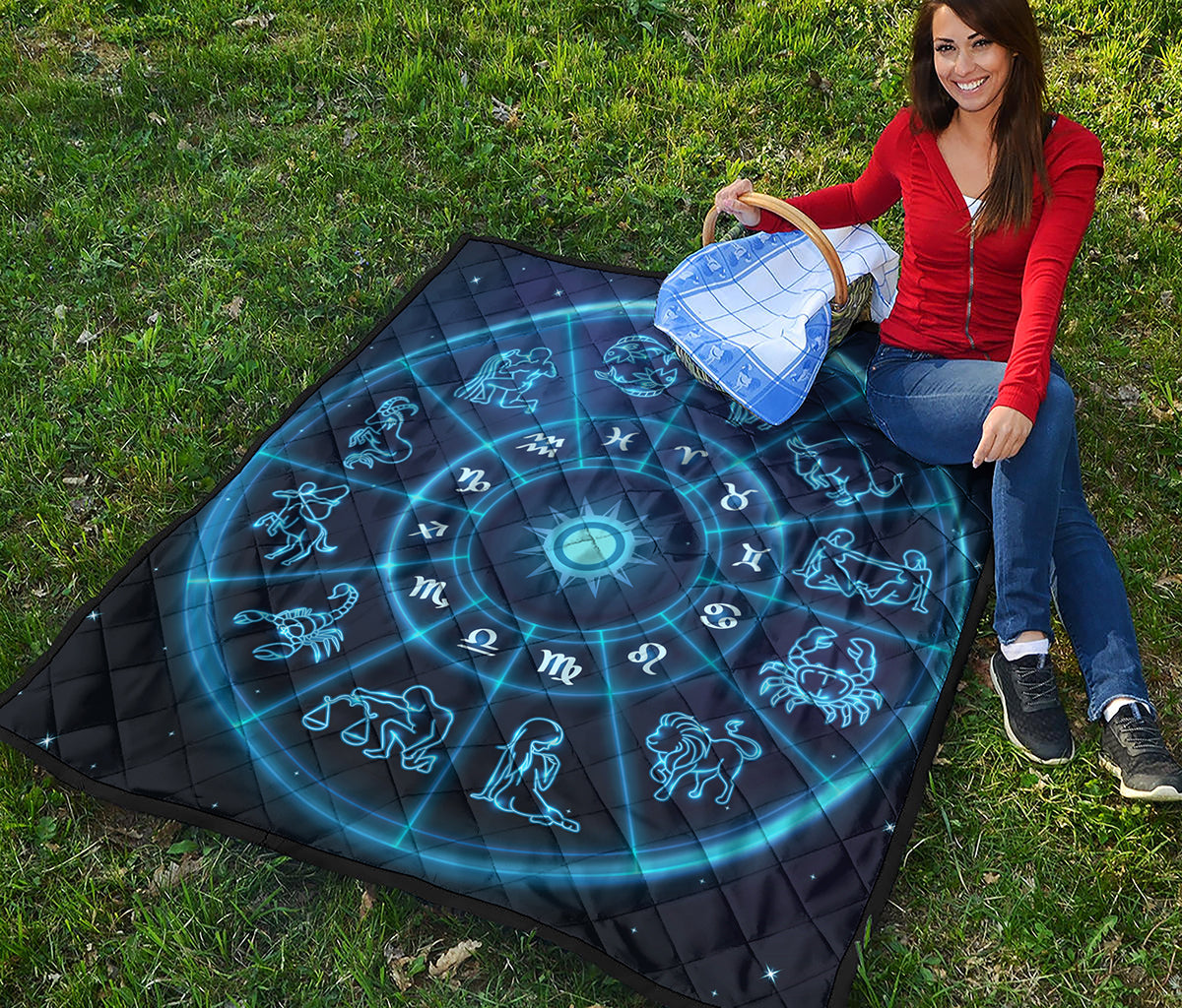 Blue Light Zodiac Circle Print Quilt