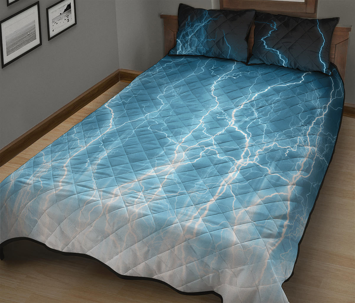 Blue Lightning Print Quilt Bed Set
