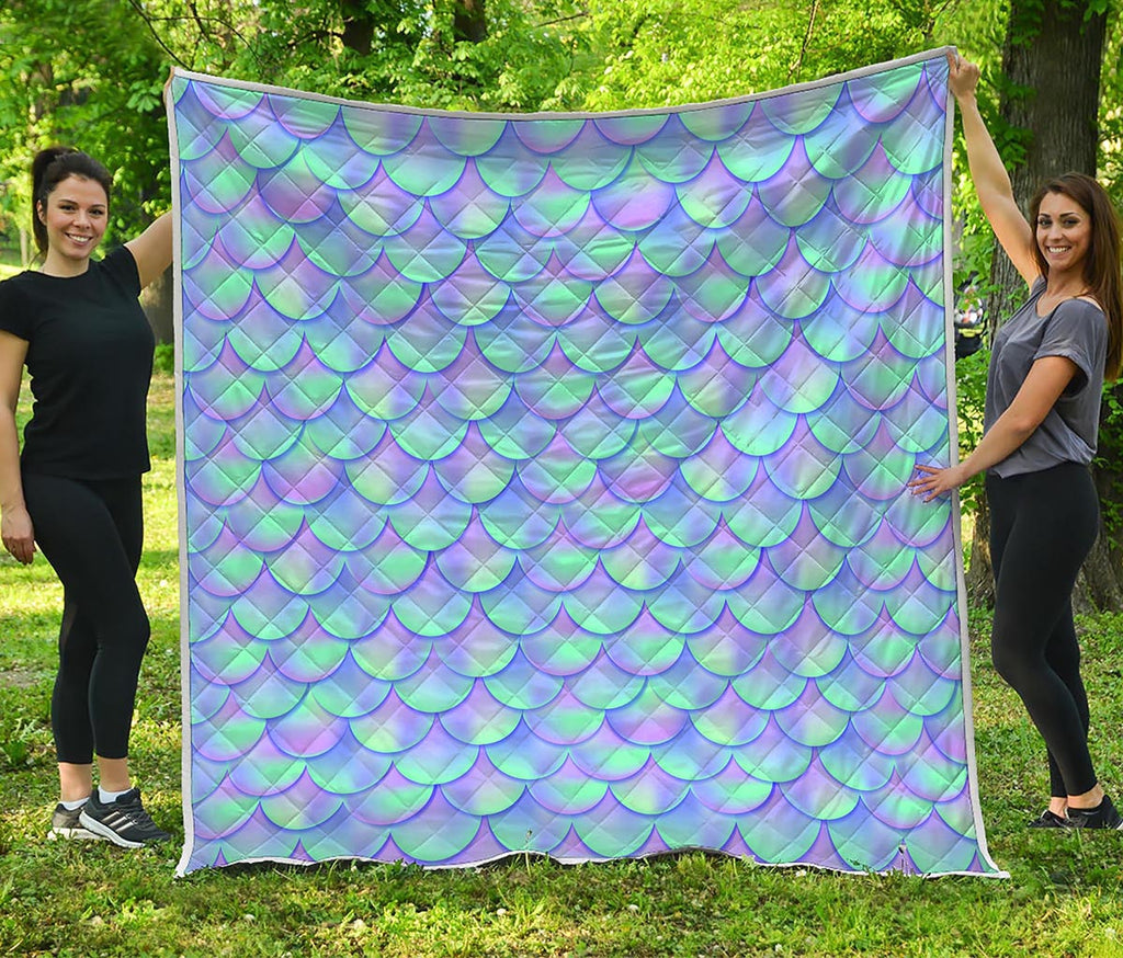 Blue Mermaid Scales Pattern Print Quilt