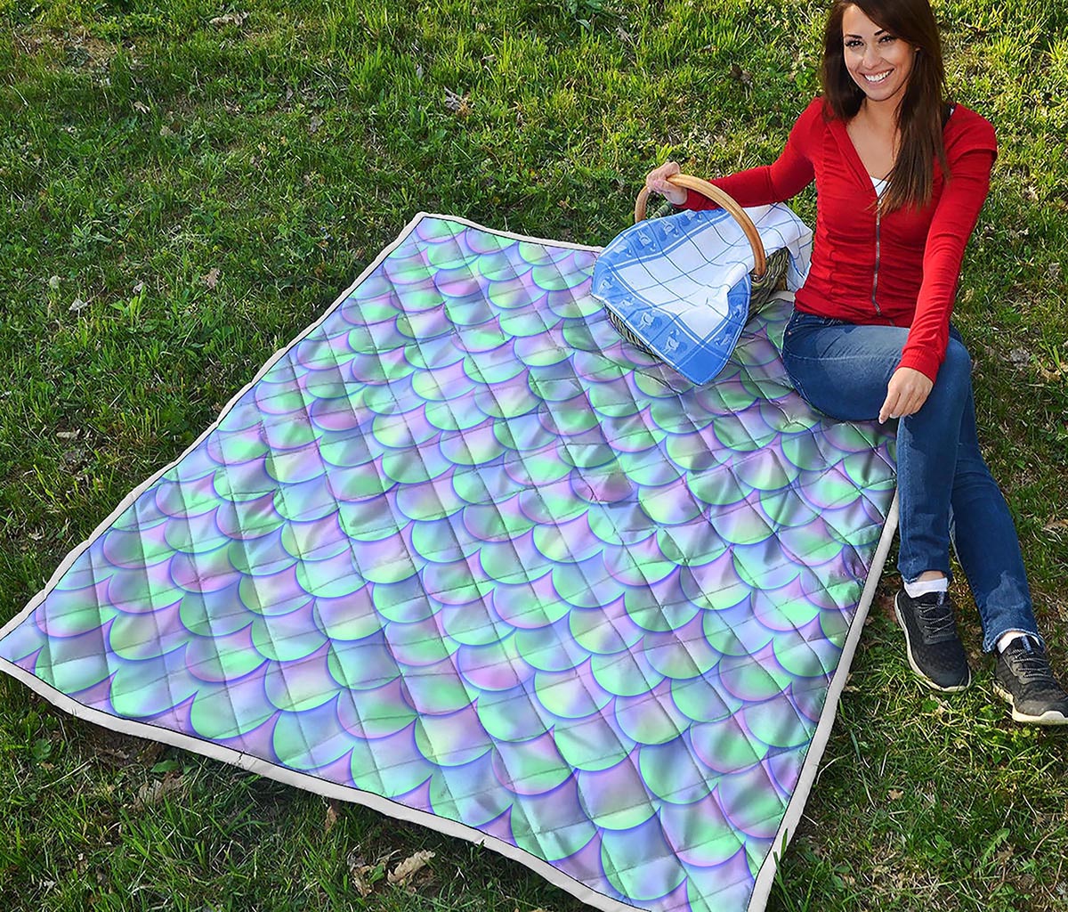 Blue Mermaid Scales Pattern Print Quilt