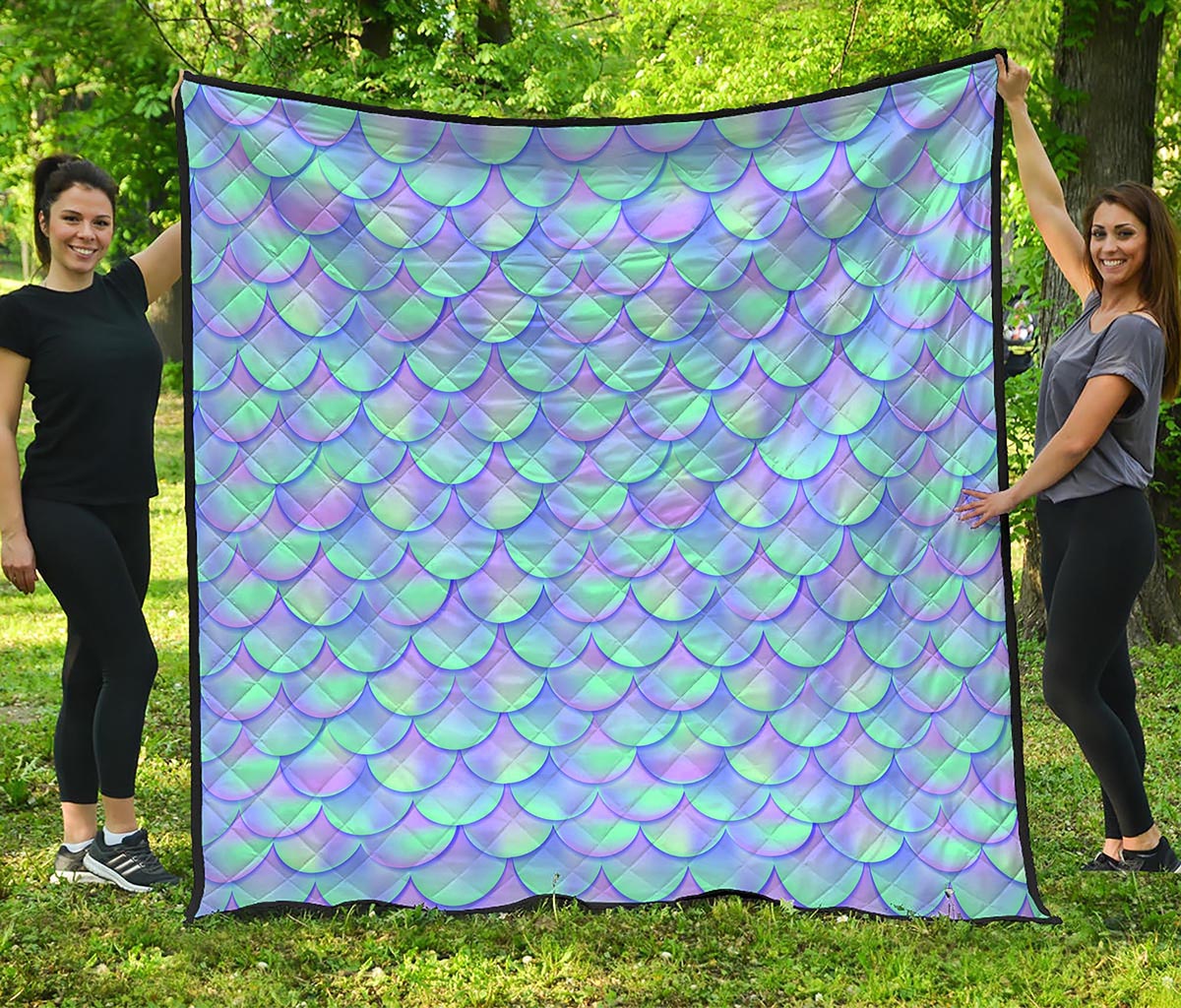 Blue Mermaid Scales Pattern Print Quilt