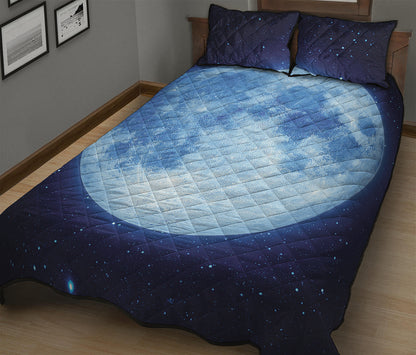 Blue Moon Print Quilt Bed Set