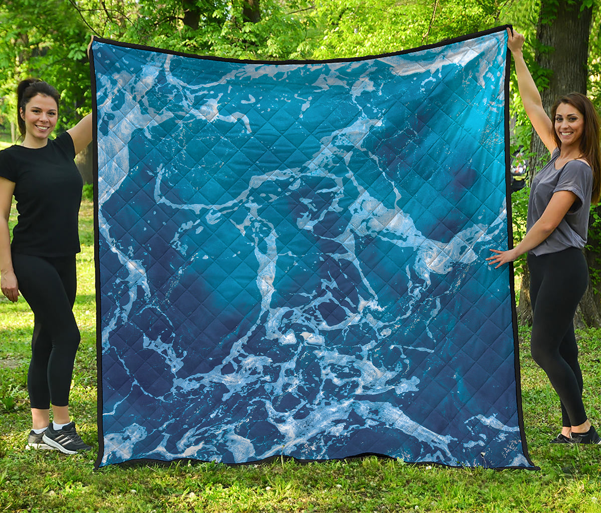Blue Ocean Print Quilt