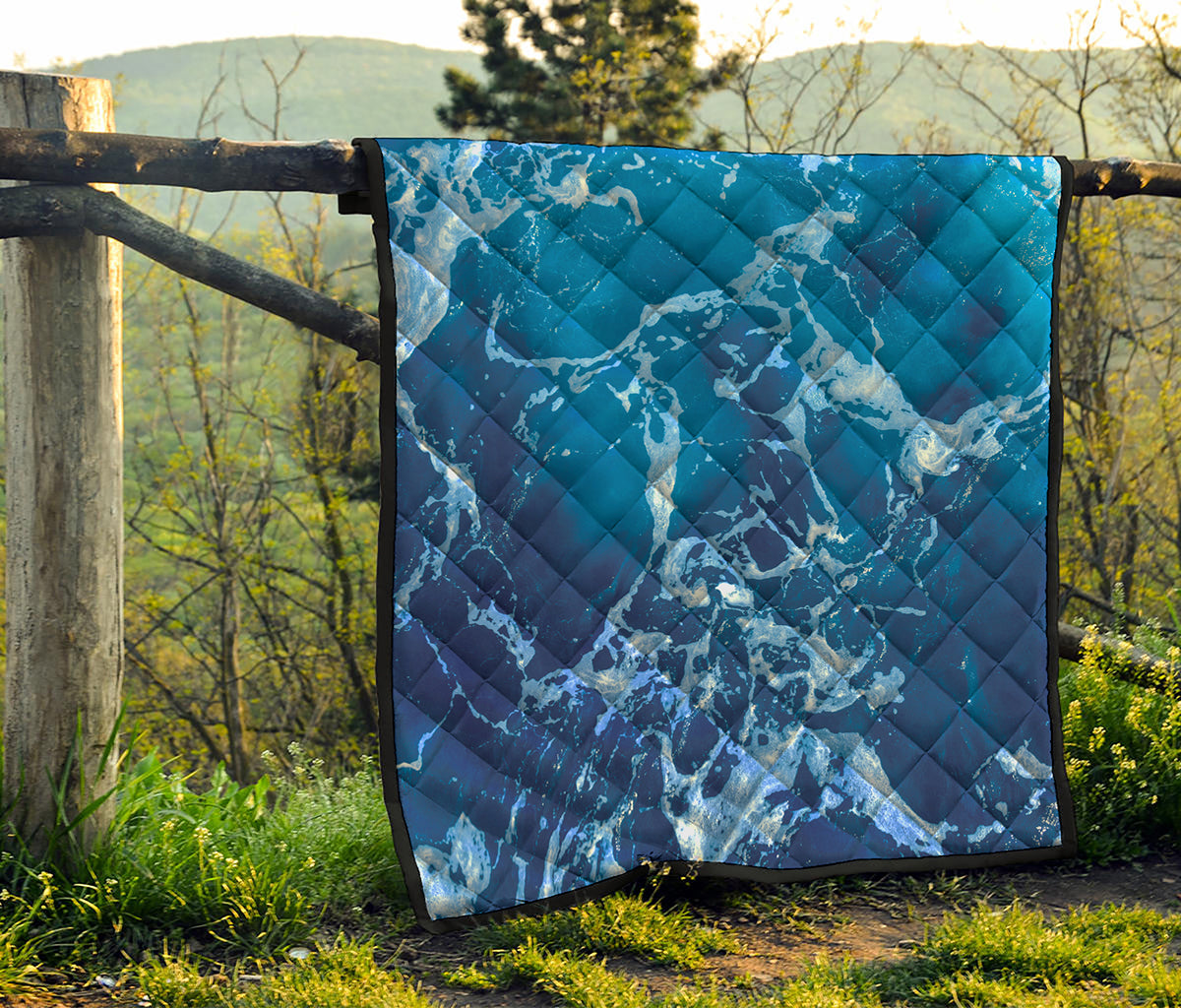 Blue Ocean Print Quilt