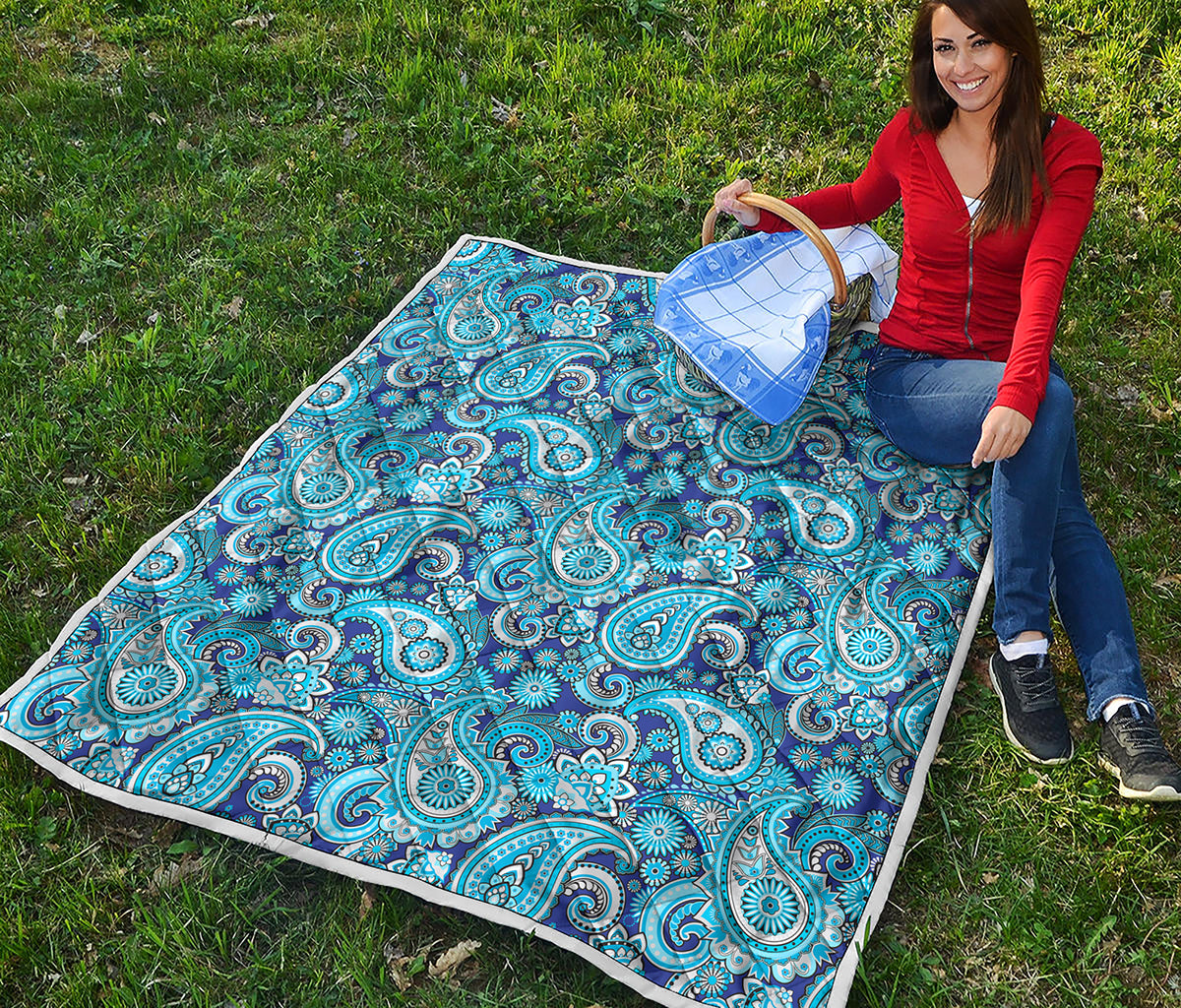 Blue Paisley Pattern Print Quilt