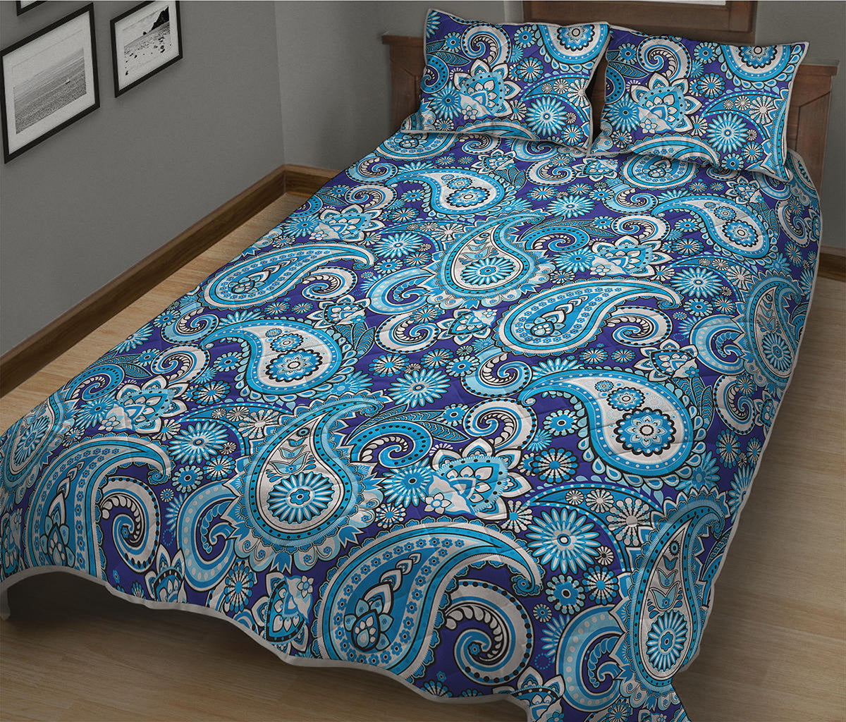 Blue Paisley Pattern Print Quilt Bed Set