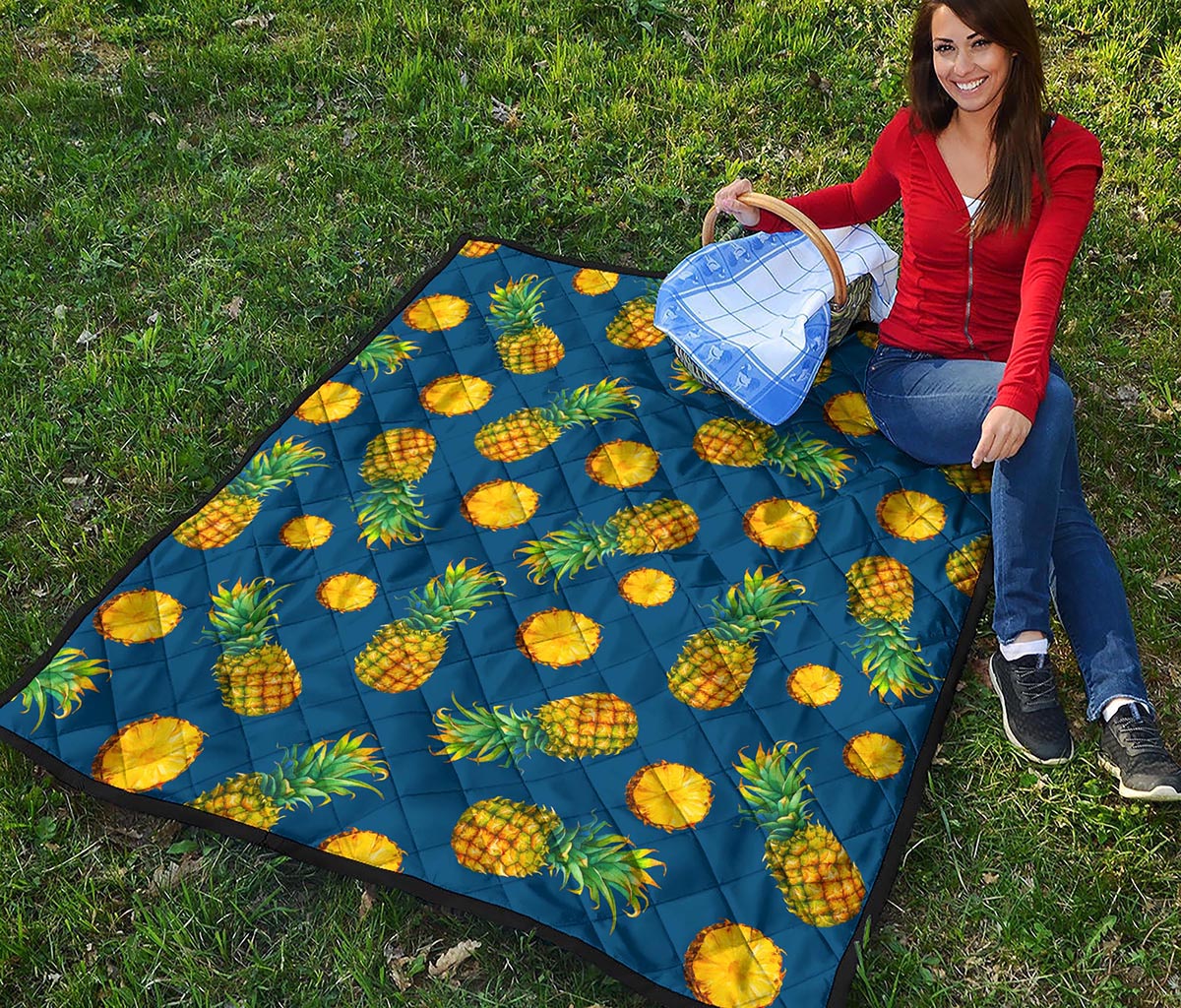 Blue Pineapple Pattern Print Quilt