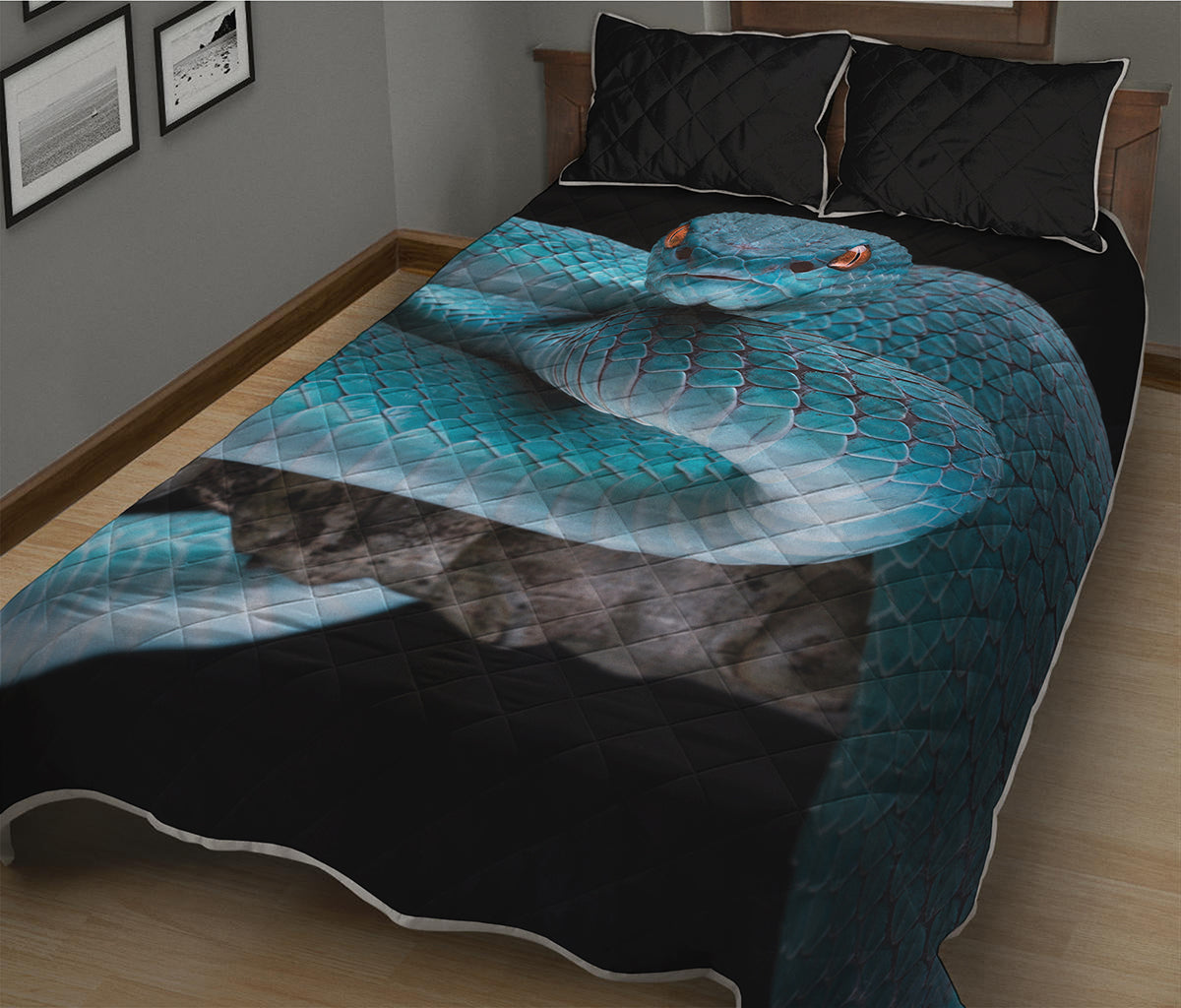 Blue Pit Viper Snake Print Quilt Bed Set
