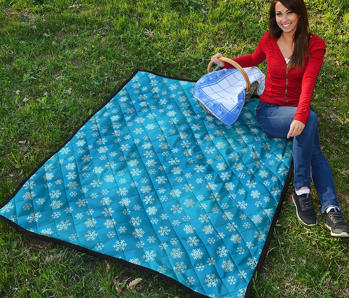 Blue Snowflake Pattern Print Quilt