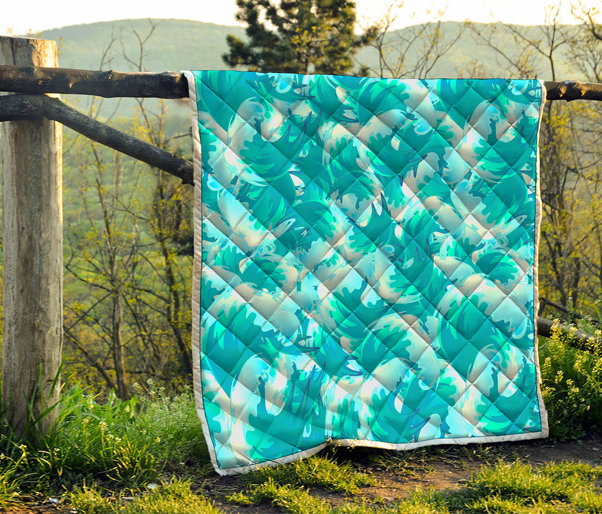 Blue Surfing Wave Pattern Print Quilt