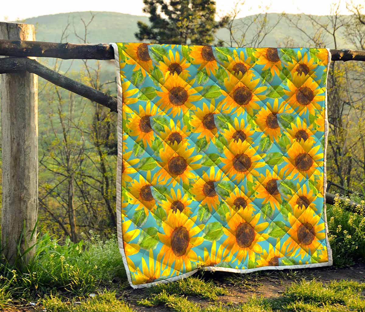 Blue Watercolor Sunflower Pattern Print Quilt