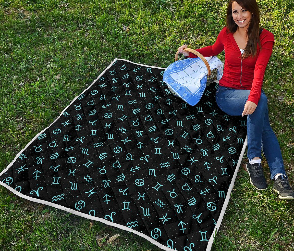 Blue Zodiac Symbols Pattern Print Quilt