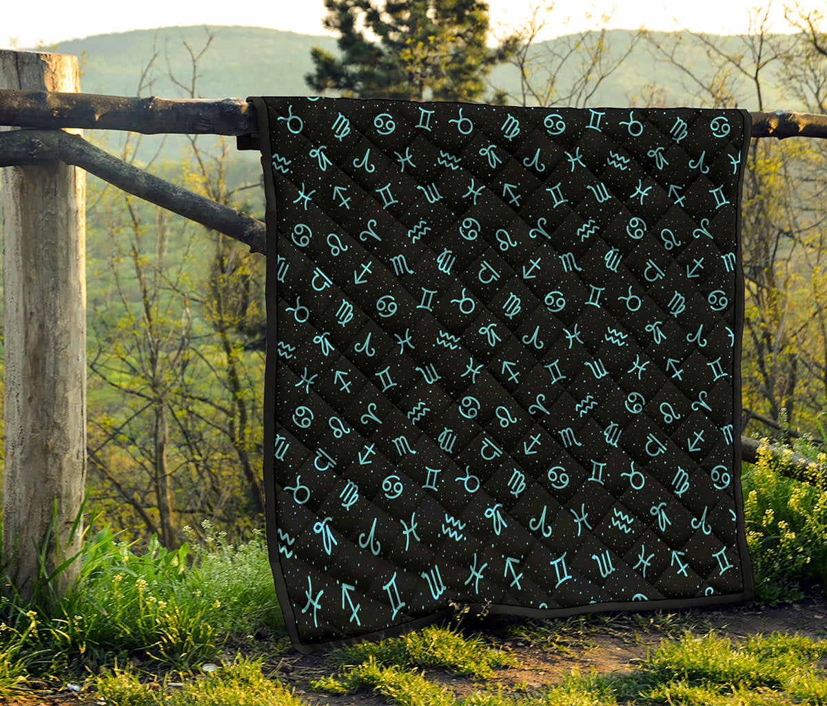 Blue Zodiac Symbols Pattern Print Quilt