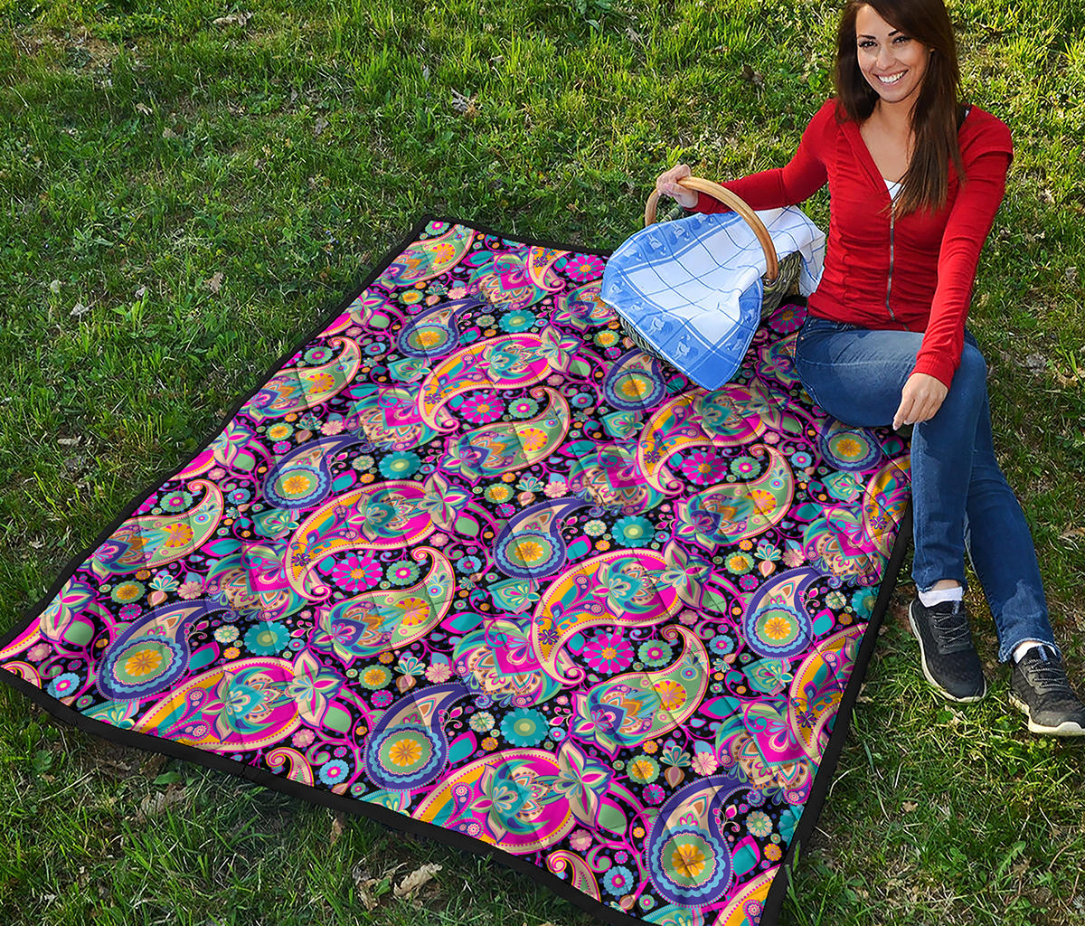 Bohemian Paisley Pattern Print Quilt