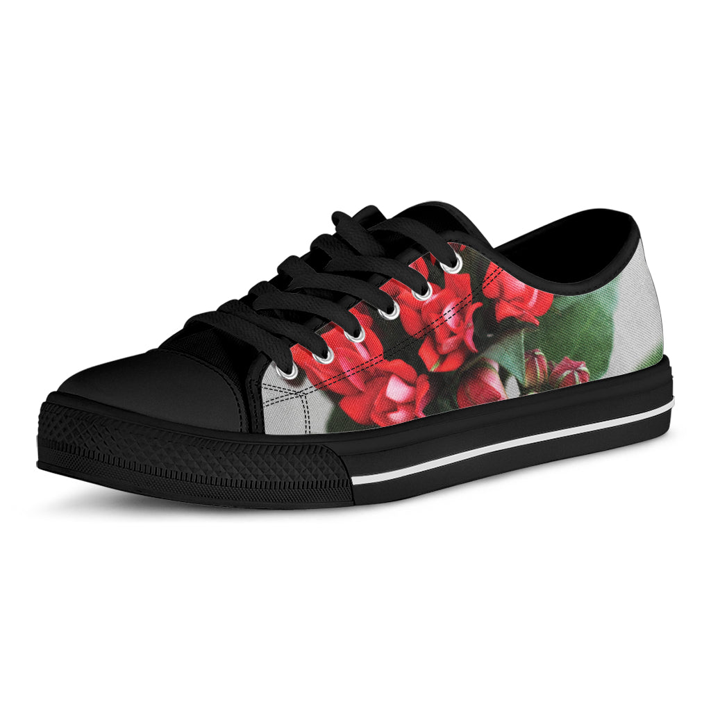 Bouvardia Flower Print Black Low Top Shoes