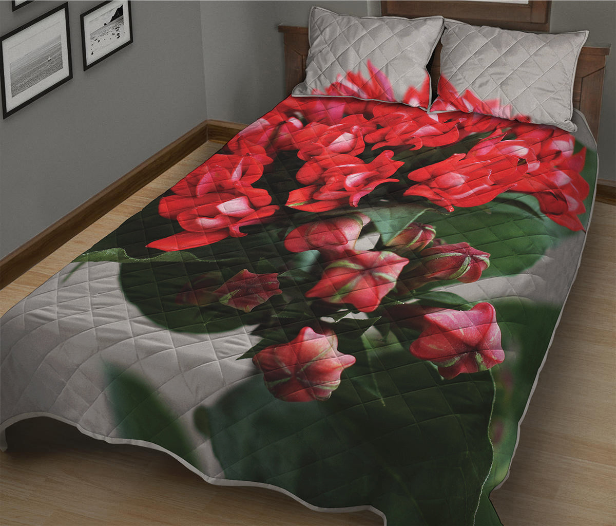 Bouvardia Flower Print Quilt Bed Set