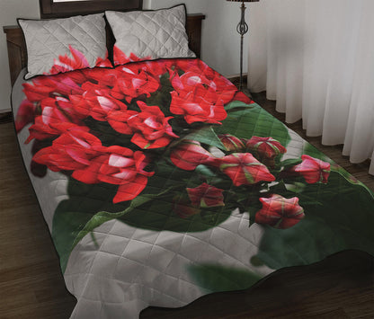 Bouvardia Flower Print Quilt Bed Set