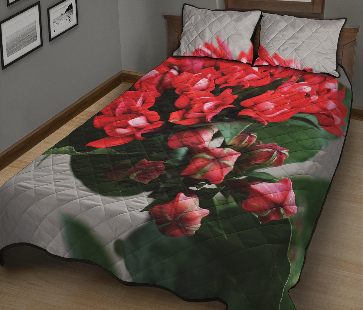 Bouvardia Flower Print Quilt Bed Set