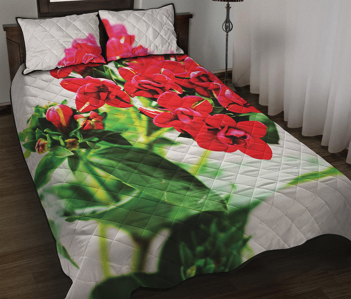 Bouvardia Plant Print Quilt Bed Set