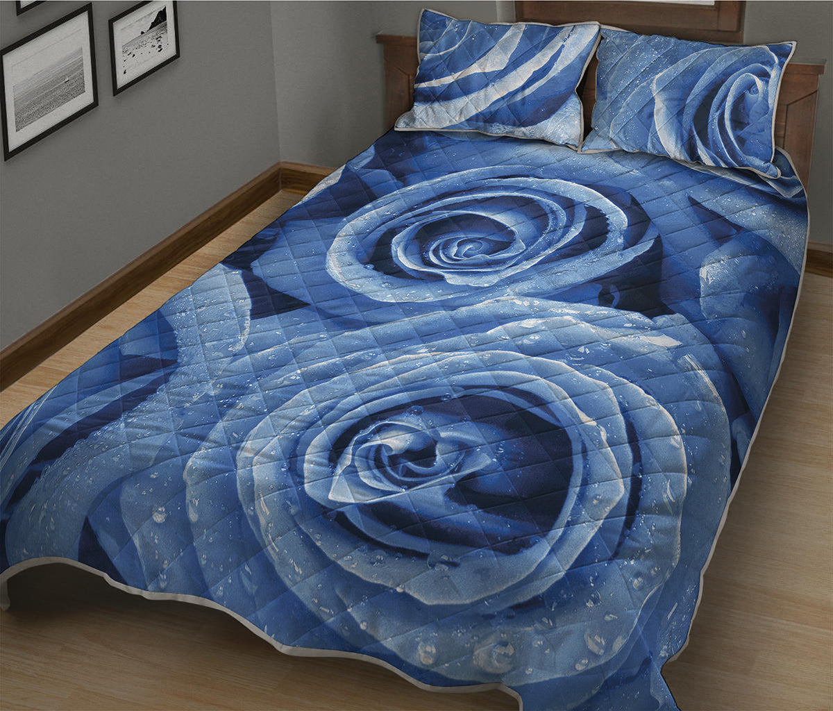 Bright Blue Rose Print Quilt Bed Set