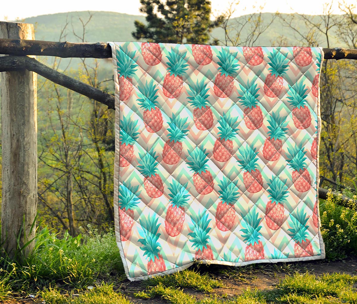 Bright Zig Zag Pineapple Pattern Print Quilt