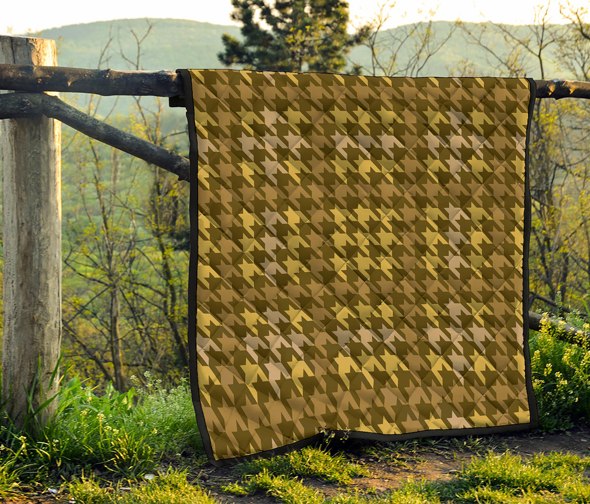 Brown And Tan Houndstooth Pattern Print Quilt