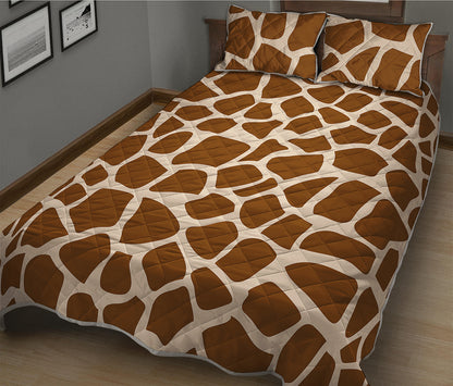 Brown Giraffe Pattern Print Quilt Bed Set
