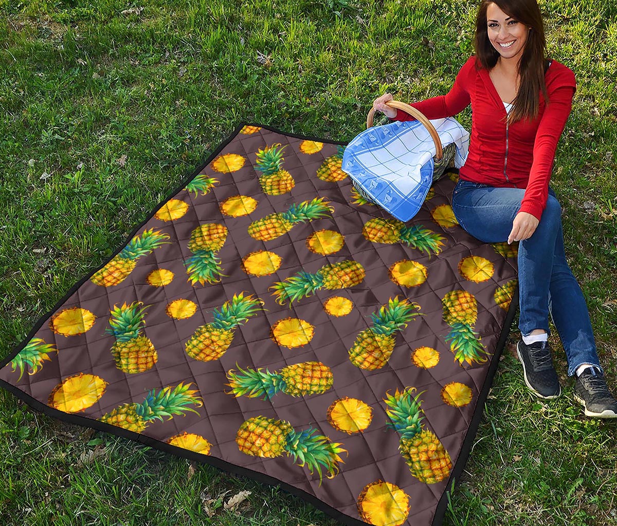 Brown Pineapple Pattern Print Quilt