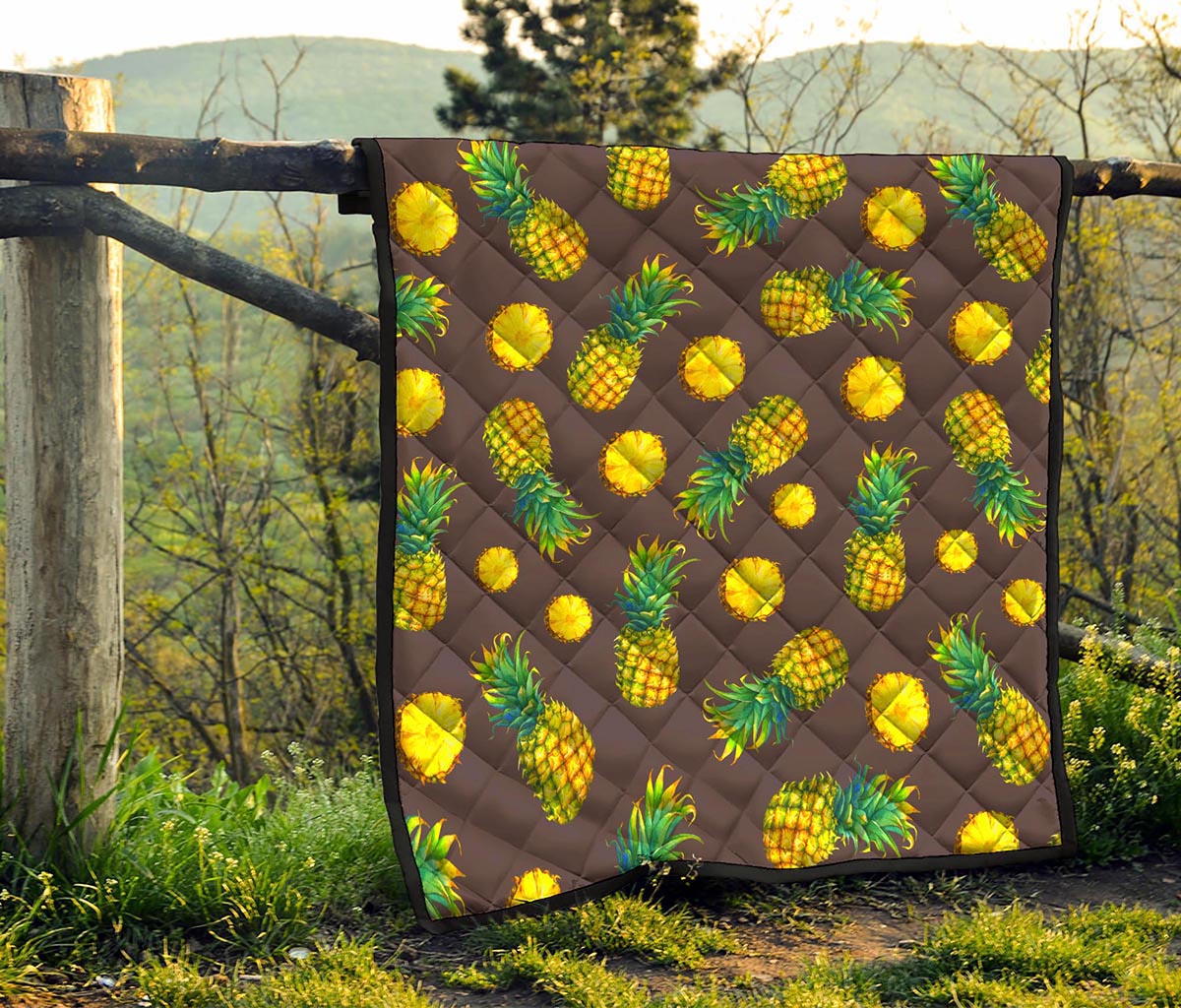 Brown Pineapple Pattern Print Quilt