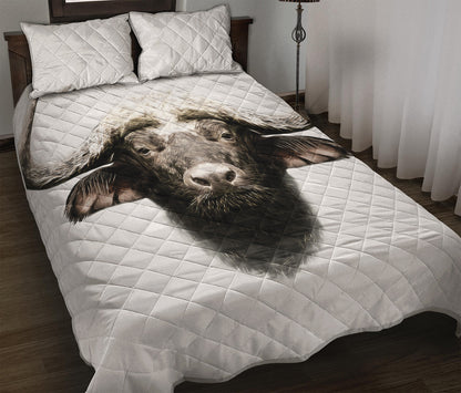 Bull Portrait Print Quilt Bed Set