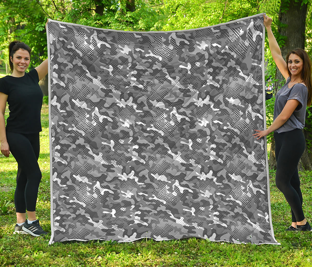 Camouflage Dazzle Pattern Print Quilt