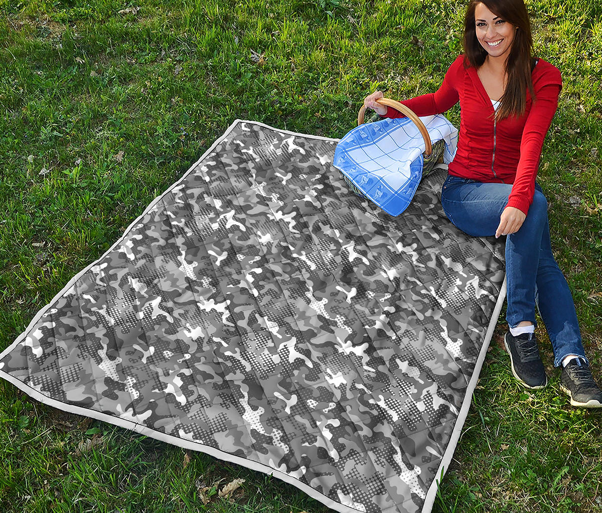 Camouflage Dazzle Pattern Print Quilt