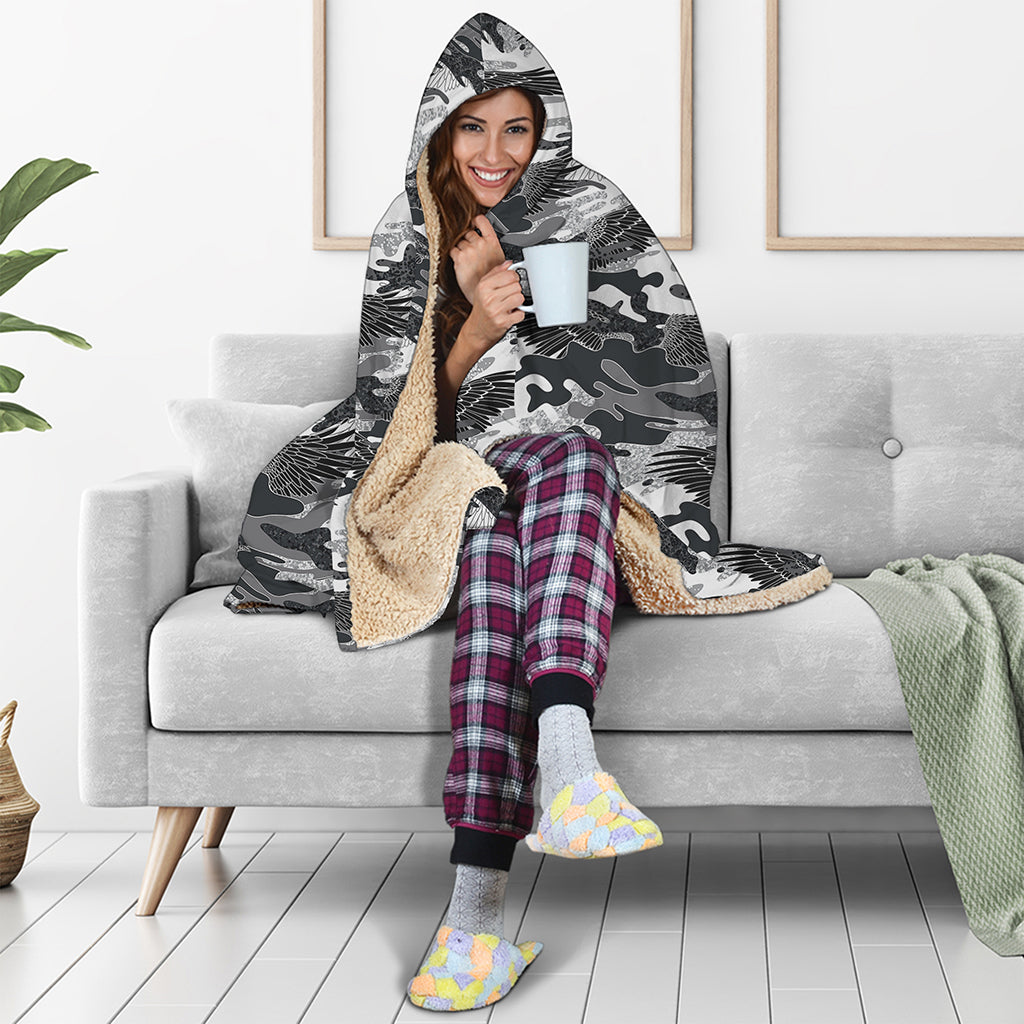 Camouflage Dazzle Wings Pattern Print Hooded Blanket