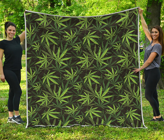 Cannabis Leaves Pattern Print Quilt