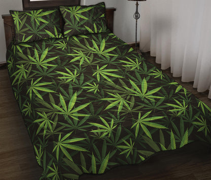 Cannabis Leaves Pattern Print Quilt Bed Set