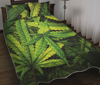 Cannabis Print Quilt Bed Set