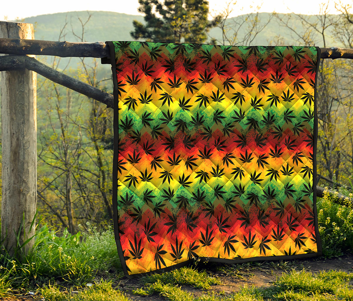 Cannabis Rasta Pattern Print Quilt