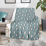 Cartoon Emperor Penguin Pattern Print Blanket