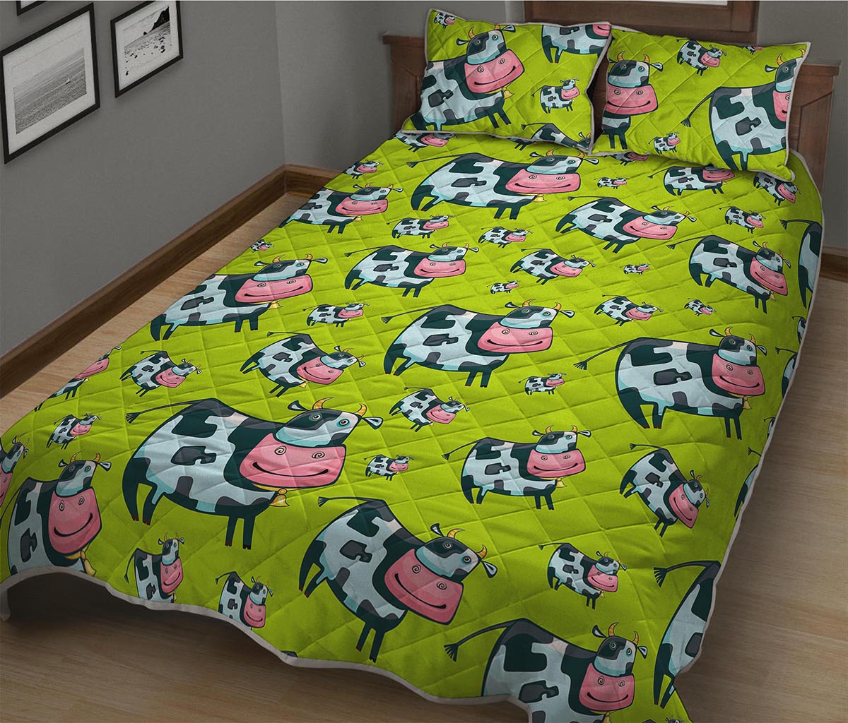 Cartoon Smiley Cow Pattern Print Quilt Bed Set