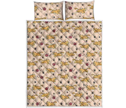 Cat And Yarn Ball Pattern Print Quilt Bed Set