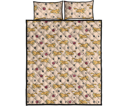 Cat And Yarn Ball Pattern Print Quilt Bed Set